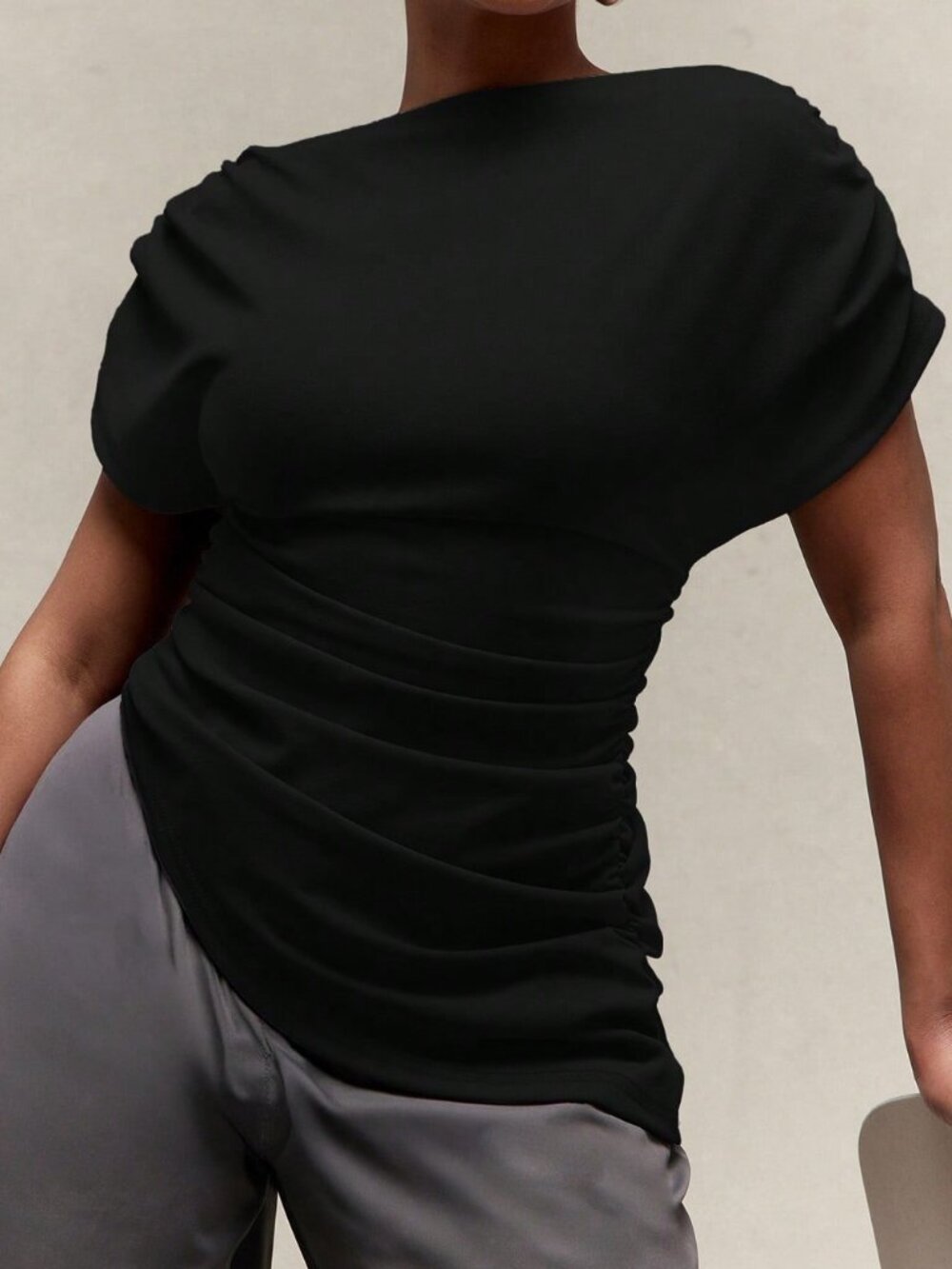 Black Casual Women's Boat Neck Short Sleeve Asymmetrical Hem Structured Top